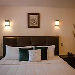 Hotel Y Restaurant Embajadoras