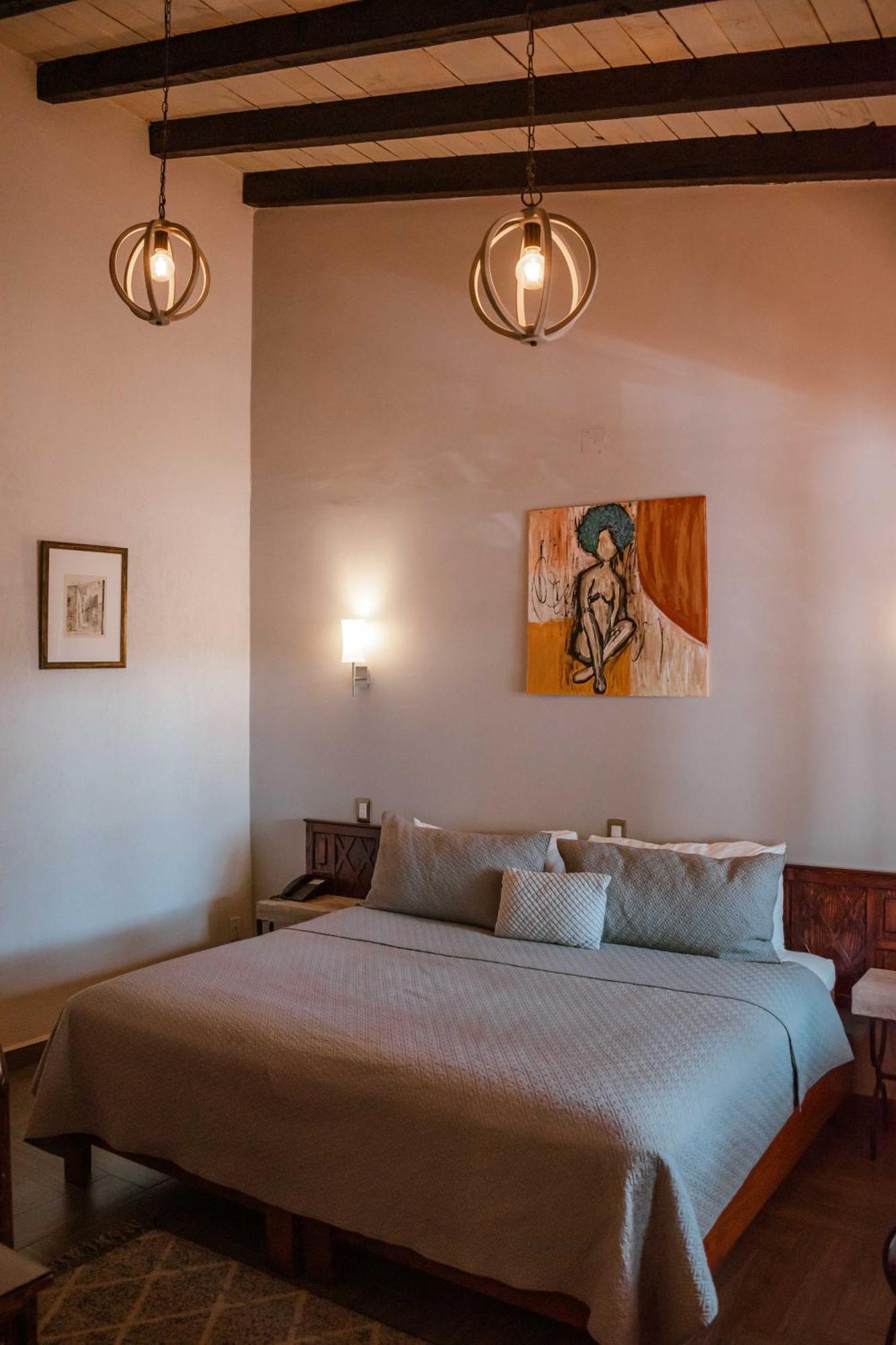 Hotel Y Restaurant Embajadoras