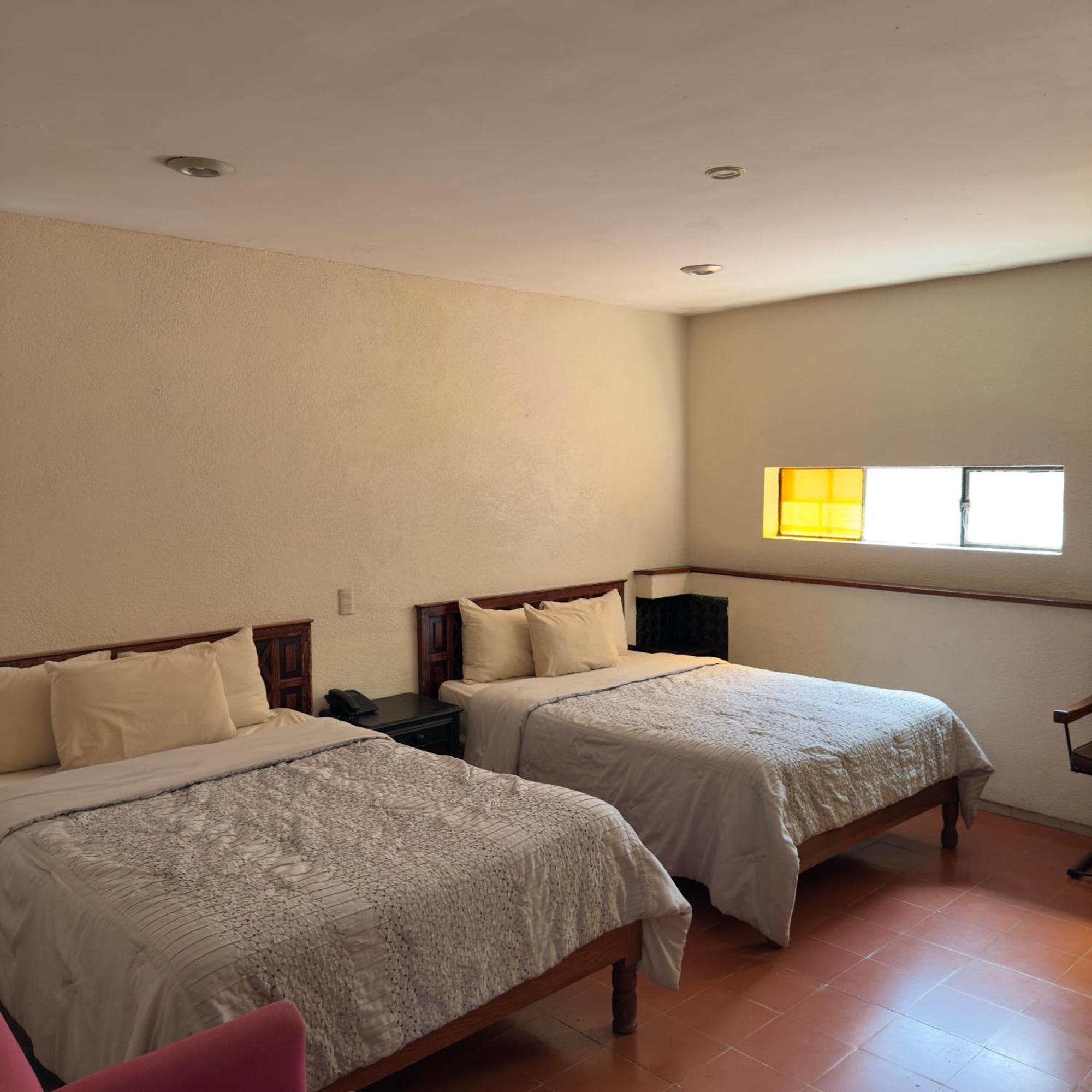 Hotel Y Restaurant Embajadoras 3*